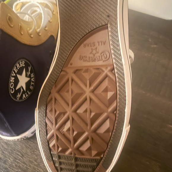 Brand converse sneakers!! - Picture 4 of 6